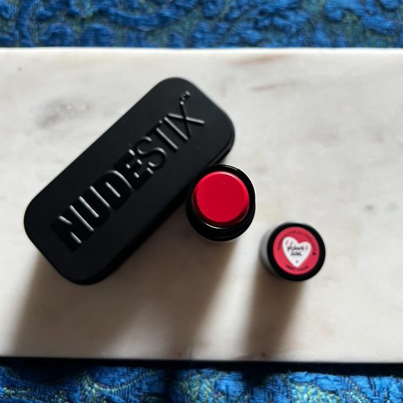 POPPY GIRL - NUDESTIX NUDIES BLOOM - Picture 2 of 6